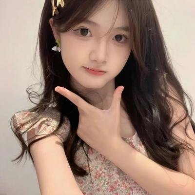 一匹马奔跑,一匹马跳跃